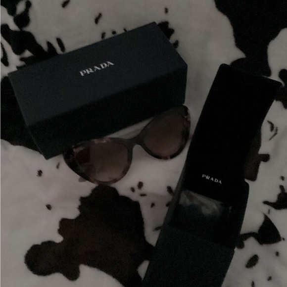 ๐๐บPrada Sunglasses๐๐ - Picture 6 of 8